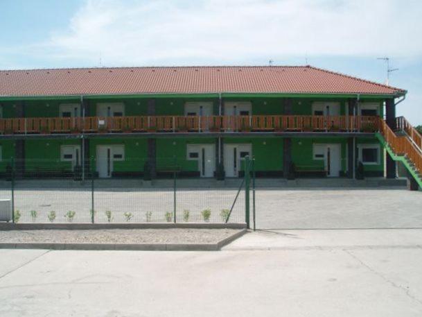 Apartman Taktik Velky Meder Luaran gambar