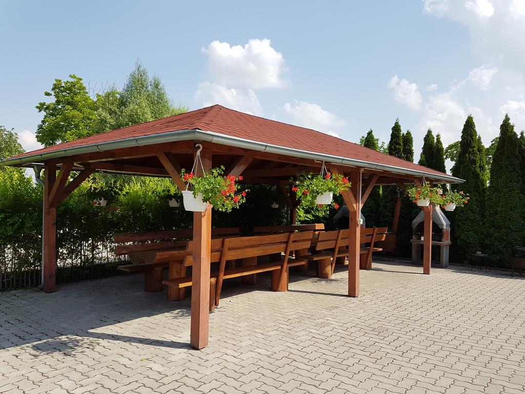 Apartman Taktik Velky Meder Luaran gambar