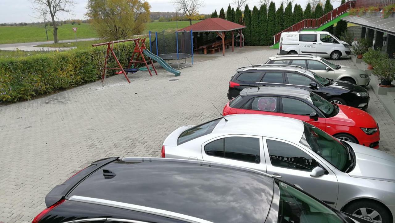 Apartman Taktik Velky Meder Luaran gambar